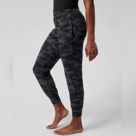Athleta Pants - Athleta Gray High Waist High Rise Camoflage Salutation Jogger Camo Small